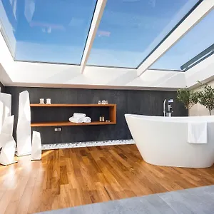 Privilege Suites Aparthotel